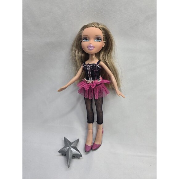 Bratz Other - Bratz Doll Birthday Bash - Cloe With Clothing- Belt Flaws